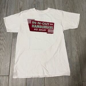LIKE NEW! Unisex In-N-Out Burger T-Shirt - MEDIUM